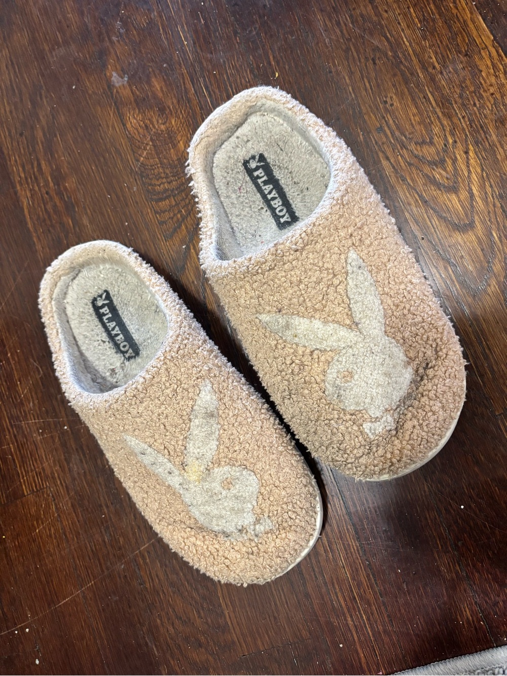 WELL WORN PLAYBOY Beige Women’s Plush Slide Slippers - Picture 2 of 9